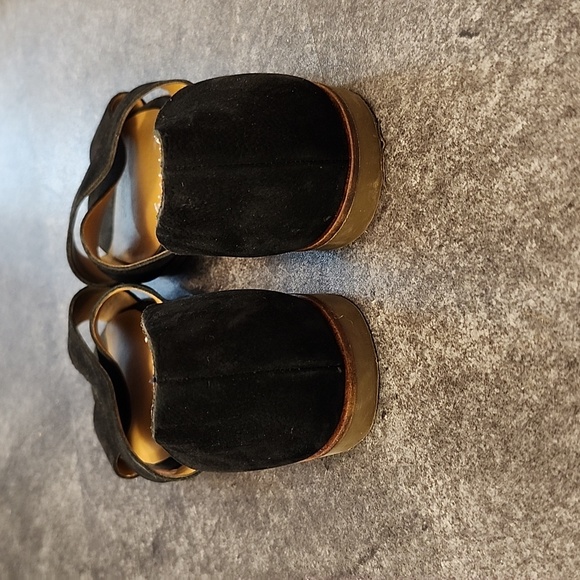 Lucky brand black D'Orsay style cross strap suede sandals size 6 - Picture 4 of 6
